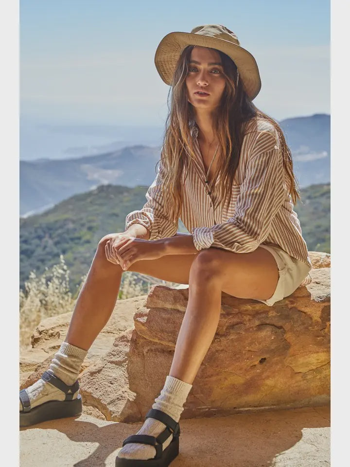 Woven button down striped in brown