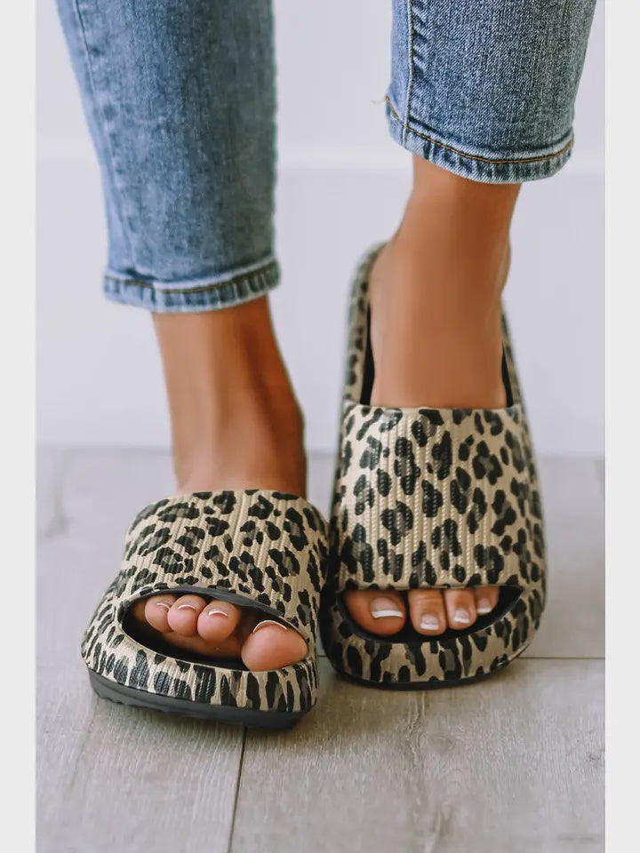 Leopard Print Thick Sole Slip On Slippers