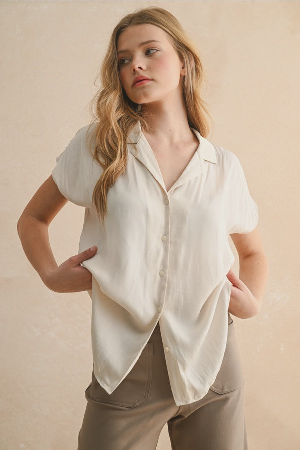 Short sleeve cream blouse