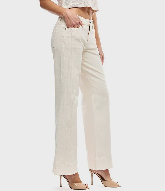 Happi Ivory with piping