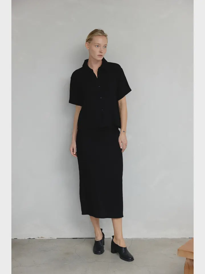 Textured Midi Skirt with Back Slit BLK