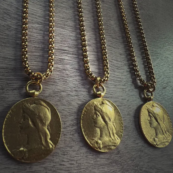 Marianne Classic gold necklace
