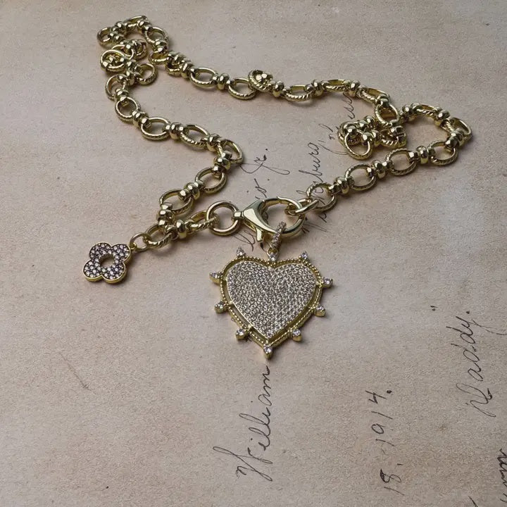 Love bloom necklace