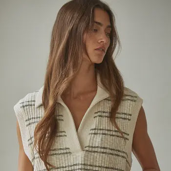 Knit open collar sleeveless top
