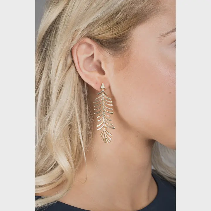 Leaf dangles earring